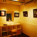 「ao 鈴木明日菜・千葉荘太郎　二人展」2階の様子